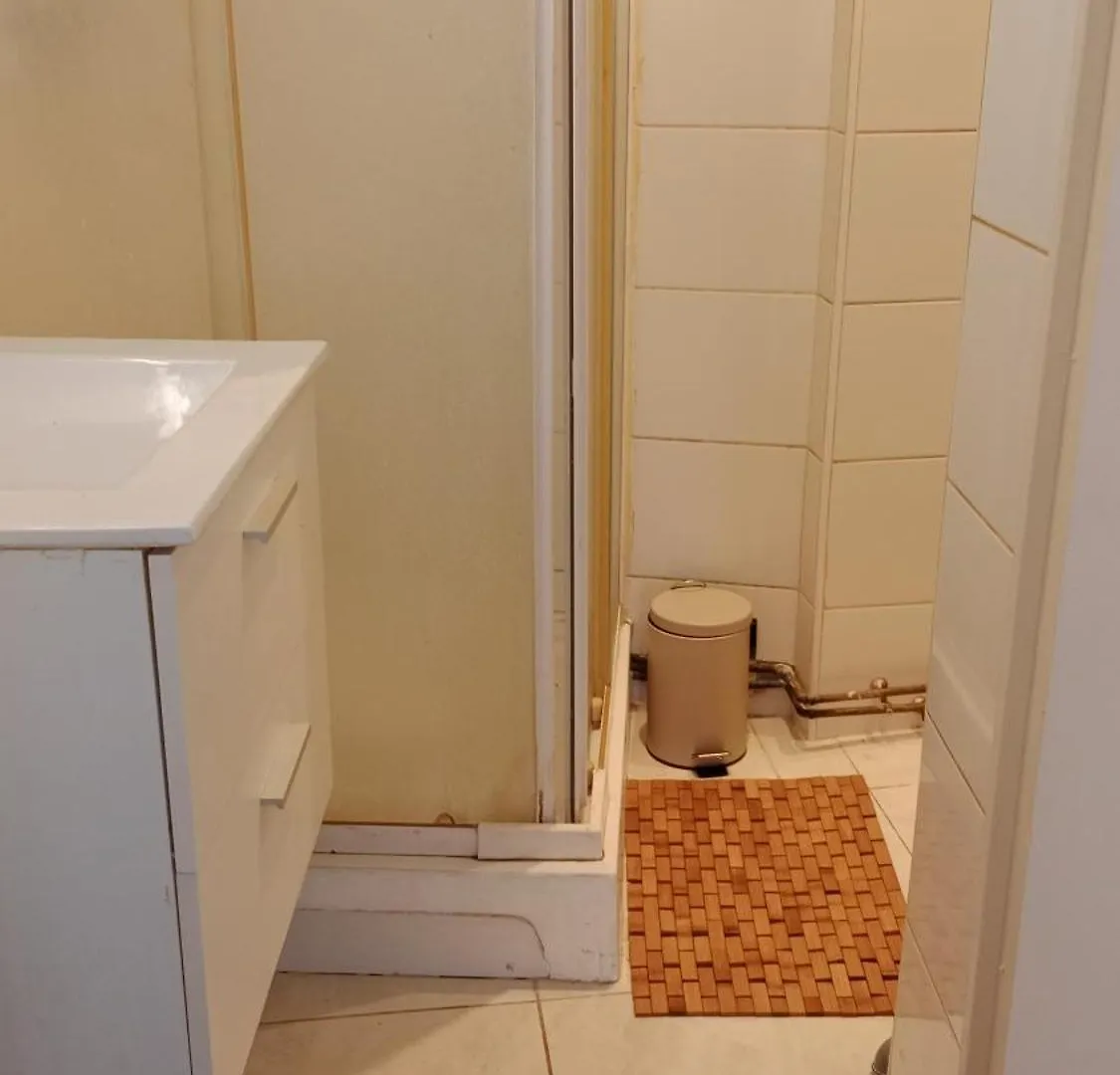Charme Rez De Rue Apartment Aix-les-Bains France